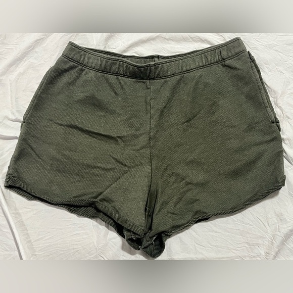 Aerie Women's Soft and Comfy Green Lounge Shorts Size Large - Picture 1 of 10